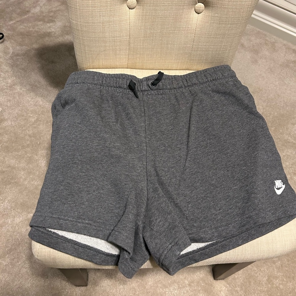 Nike Club Shorts - Size XL